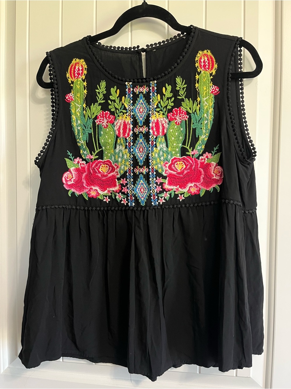 Savanna Jane Babydoll Sleeveless Top No Tag Sz L XL Embroidered Cactus 🌵Roses